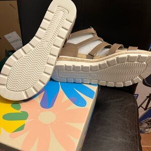 Elegant Brown Women's Sandals